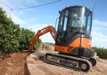 मिनी एक्सकेवेटर Hitachi ZX 35 U-2