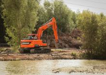 क्रॉलर एक्सकेवेटर Doosan DX 140 LC