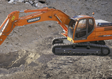 क्रॉलर एक्सकेवेटर Doosan DX 225 N LC