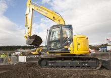क्रॉलर एक्सकेवेटर New Holland E140C SR LC