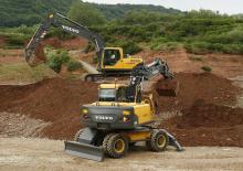 क्रॉलर एक्सकेवेटर Volvo EC210B