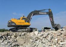 क्रॉलर एक्सकेवेटर Volvo EC240CNL