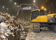 क्रॉलर एक्सकेवेटर Volvo EC240CL
