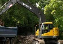 क्रॉलर एक्सकेवेटर Volvo ECR235CL