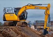 क्रॉलर एक्सकेवेटर JCB JS131LC