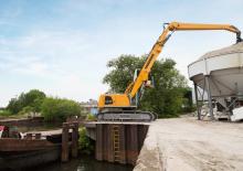 मटेरियल हैंडलर Liebherr LH 40 C Industry Litronic