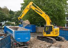 क्रॉलर एक्सकेवेटर Komatsu PC228ULC-10