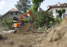 क्रॉलर एक्सकेवेटर Hitachi ZX 135 US-3