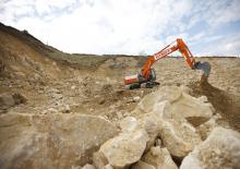 क्रॉलर एक्सकेवेटर Hitachi ZX 210 LC-3