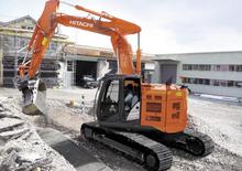 क्रॉलर एक्सकेवेटर Hitachi ZX 225 USLC-5