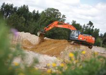 क्रॉलर एक्सकेवेटर Hitachi ZX 250 LCN-3
