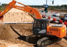 क्रॉलर एक्सकेवेटर Hitachi ZX180LCN-5G