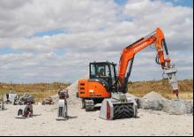 क्रॉलर एक्सकेवेटर Hitachi ZX65USB-5A