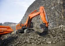 क्रॉलर एक्सकेवेटर Hitachi ZX870LCH-5B
