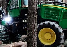 हार्वेस्टर John Deere 1070 G