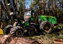हार्वेस्टर John Deere 1070 G