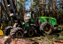 हार्वेस्टर John Deere 1170 G