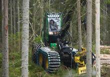 हार्वेस्टर John Deere 1470 G