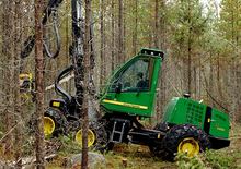हार्वेस्टर John Deere 770 D