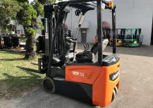 इलेक्ट्रिक फोर्कलिफ्ट Doosan B15T-7