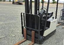 इलेक्ट्रिक फोर्कलिफ्ट Crown RC 5510/15-30