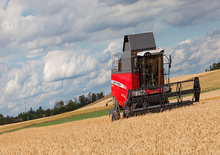 कंबाइन हार्वेस्टर Massey Ferguson Activa 7345S-MCS