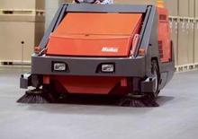 कॉम्पैक्ट स्वीपर Hako Jonas 1900 D