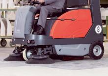 कॉम्पैक्ट स्वीपर Hako Sweepmaster D 1200 RH