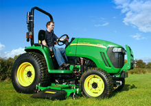 कॉम्पैक्ट यूटिलिटी ट्रैक्टर John Deere 3520