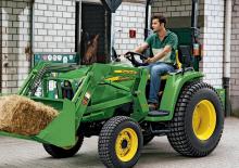 कॉम्पैक्ट यूटिलिटी ट्रैक्टर John Deere 3520