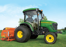 कॉम्पैक्ट यूटिलिटी ट्रैक्टर John Deere 4520 