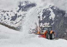 कॉम्पैक्ट यूटिलिटी ट्रैक्टर Steyr 6130 CVT ET Basis