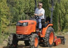 कॉम्पैक्ट यूटिलिटी ट्रैक्टर Kubota B 2420