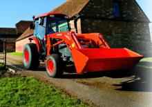 कॉम्पैक्ट यूटिलिटी ट्रैक्टर Kubota L4240-II H