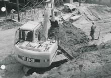 क्रॉलर एक्सकेवेटर John Deere Construction 120