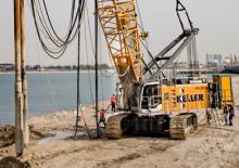 क्रॉलर क्रेन - लैटिस बूम Liebherr HS 8130
