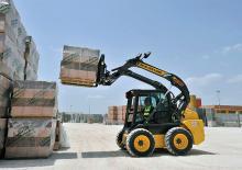 स्किड स्टीयर लोडर New Holland L218