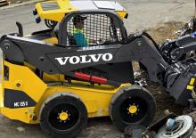 स्किड स्टीयर लोडर Volvo MC135D