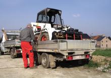 स्किड स्टीयर लोडर Bobcat S100