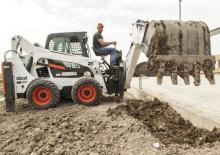 स्किड स्टीयर लोडर Bobcat S530