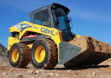 स्किड स्टीयर लोडर Gehl SL V 330 SXT Dual