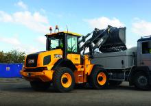 व्हील लोडर JCB 411 BZX