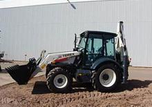 बैकहो लोडर Terex 880 SX