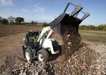 बैकहो लोडर Terex TLB 890