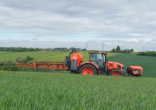 माउंटेड फील्ड स्प्रेयर Kubota XMS216