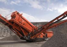 मोबाइल स्क्रीनिंग प्लांट Terex-Finlay 684 - 3 Deck