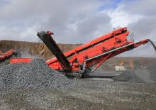 मोबाइल स्क्रीनिंग प्लांट Terex-Finlay 693+