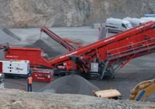मोबाइल स्क्रीनिंग प्लांट Terex-Finlay 694+ Hybrid