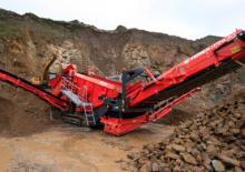 मोबाइल स्क्रीनिंग प्लांट Terex-Finlay 883+