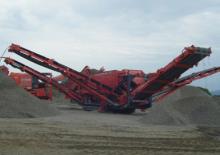 मोबाइल स्क्रीनिंग प्लांट Terex-Finlay 984
